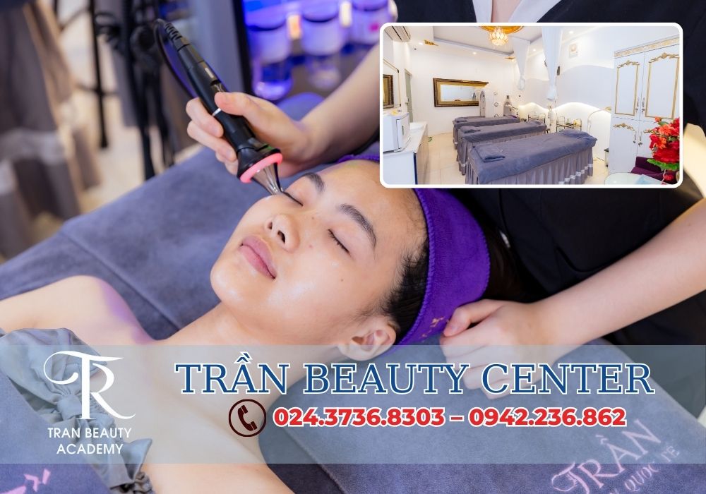 Một spa chất lượng luôn đầu tư hệ thống máy móc, thiết bị đạt chuẩn quốc tế, được bảo trì và khử trùng định kỳ.